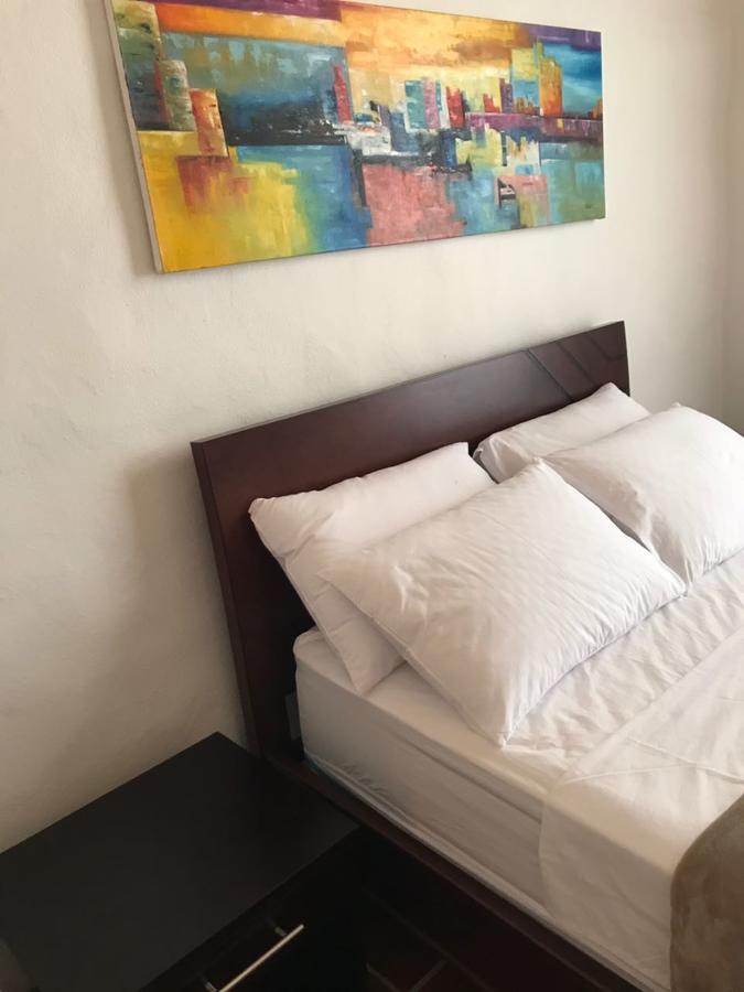 Hostal Rous ซานกิล ภายนอก รูปภาพ