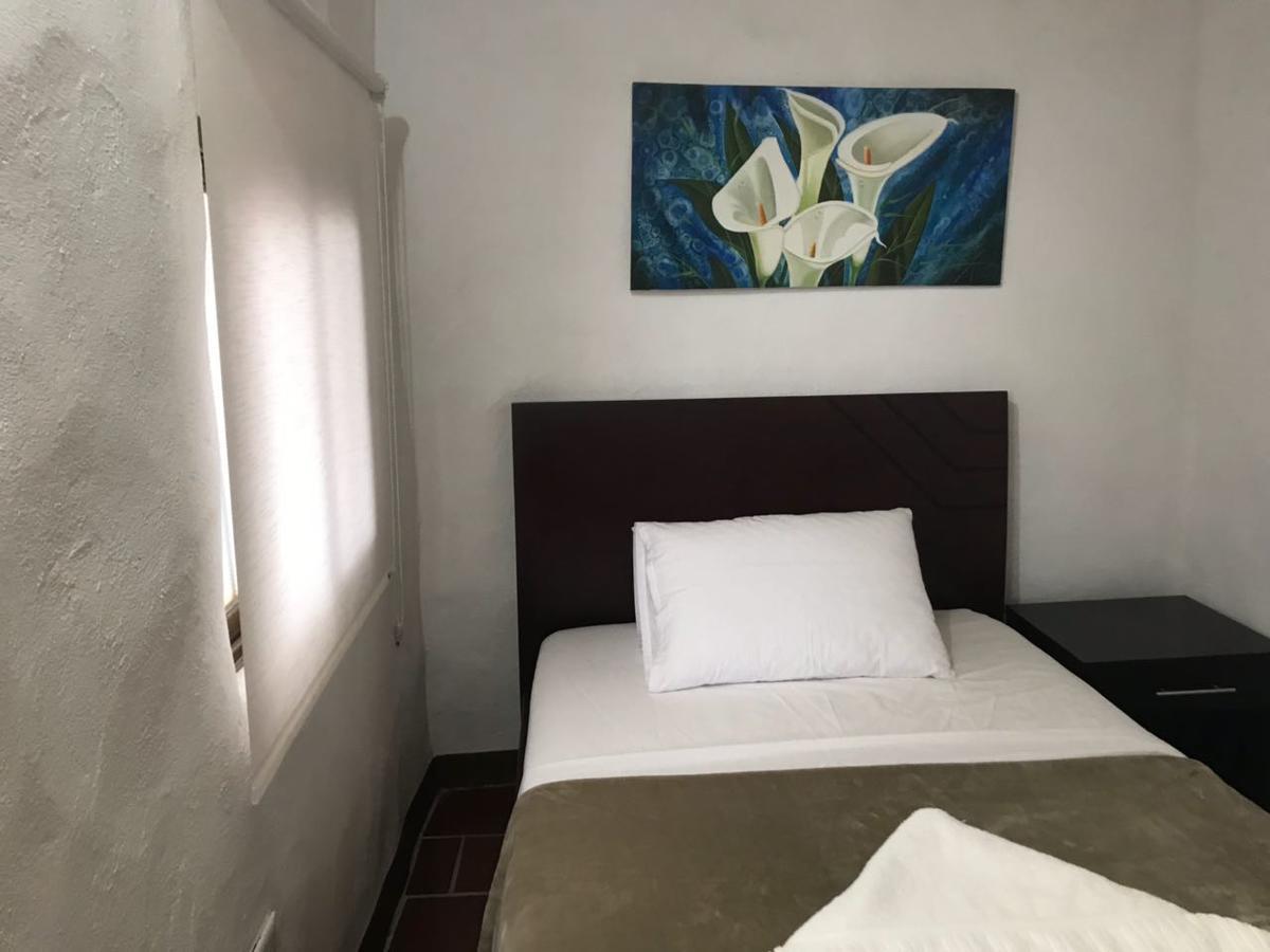 Hostal Rous ซานกิล ภายนอก รูปภาพ