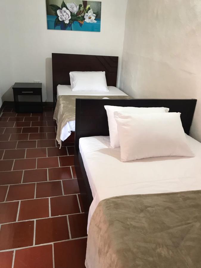 Hostal Rous ซานกิล ภายนอก รูปภาพ